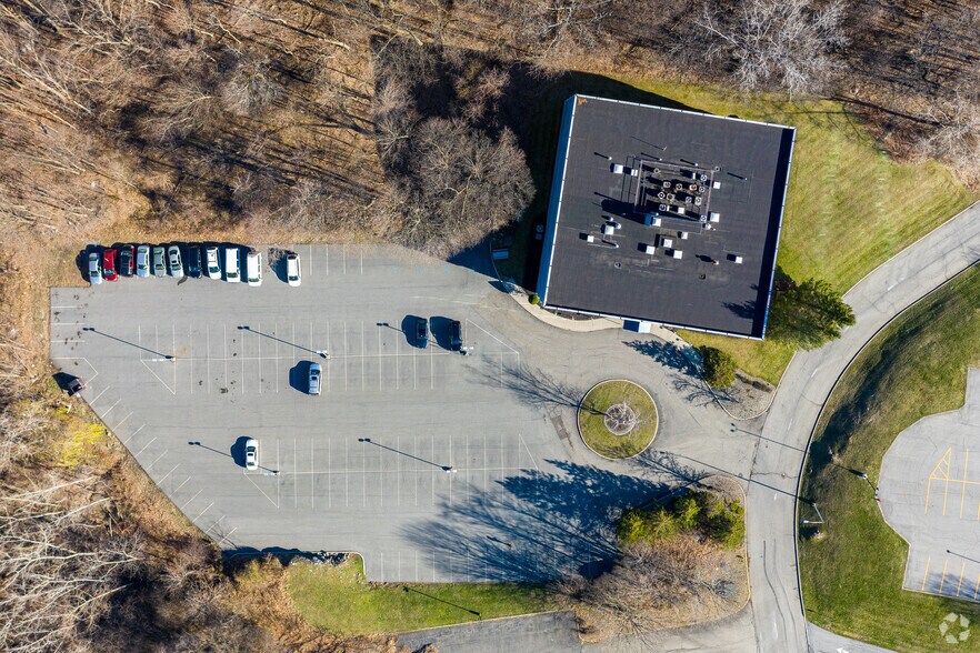 More Photos Of 1 Corwin Ct, Newburgh Medical For Lease