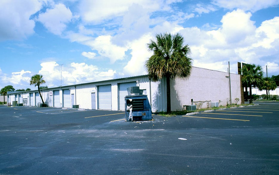 More Photos Of 6140 Edgewater Dr, Orlando Unknown For Lease