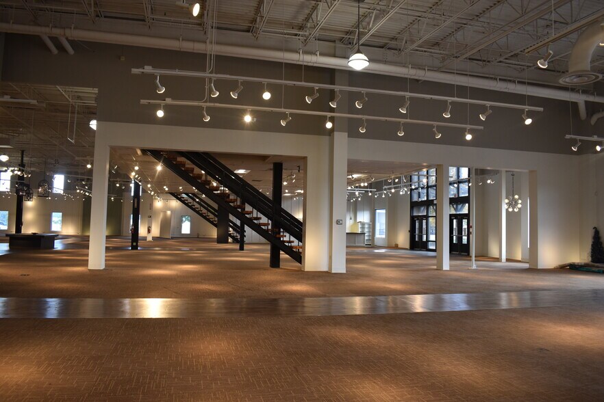 More Photos Of 10777 W 6th Ave, Lakewood Storefront For Lease