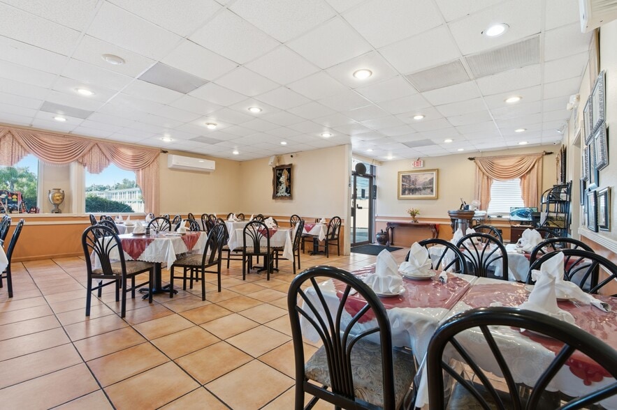 More Photos Of 2284 Gulf To Bay Blvd, Clearwater Restaurant For Sale