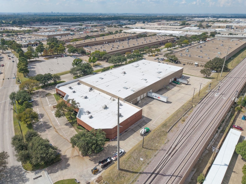 More Photos Of 1303 Marsh Ln, Carrollton Warehouse For Lease