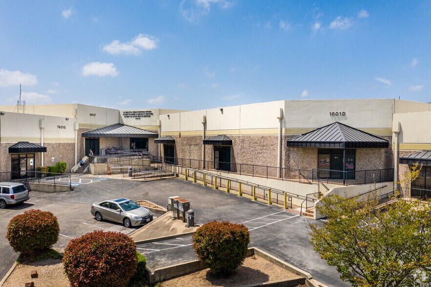 More Photos Of 1601 Rutherford Ln, Austin Warehouse For Lease