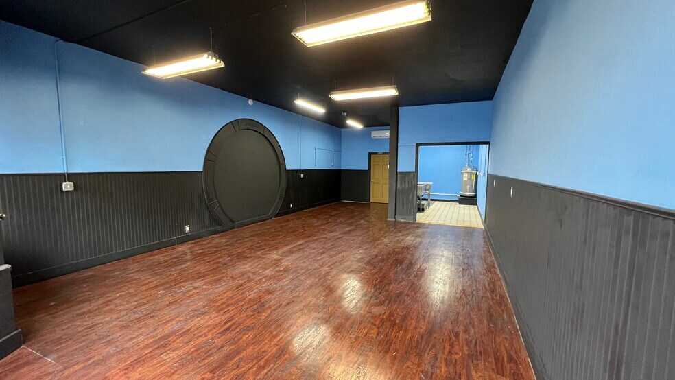 More Photos Of 155-167 Main St W, Monmouth Storefront For Lease