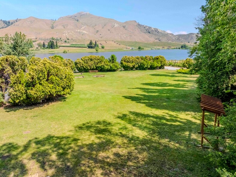 More Photos Of 10 McCammon Rd, Tonasket Hotel For Sale