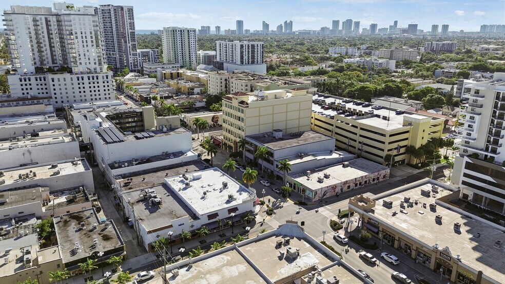 More Photos Of 1940 Harrison St, Hollywood Office For Lease