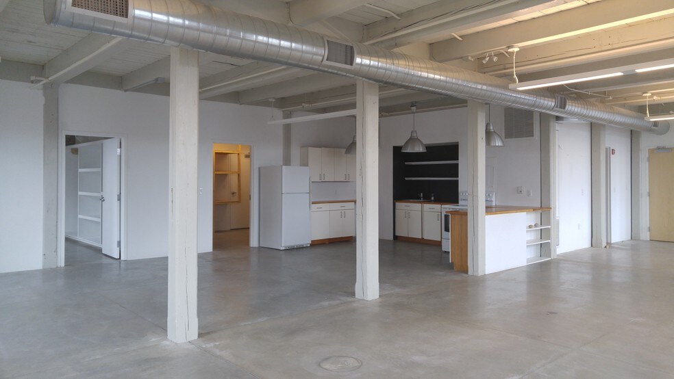 More Photos Of 161 Exchange St, Pawtucket Office For Lease