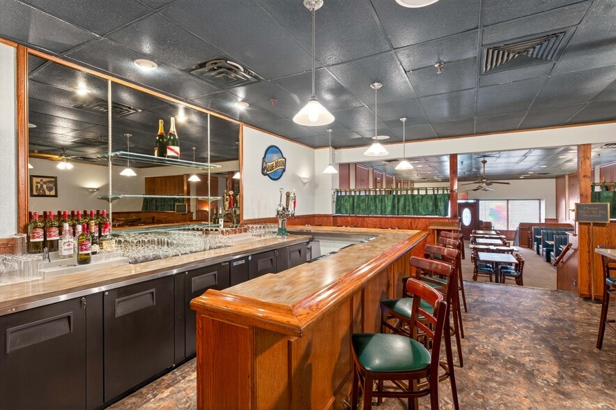 More Photos Of 122 Cayuga St, Fulton Restaurant For Sale