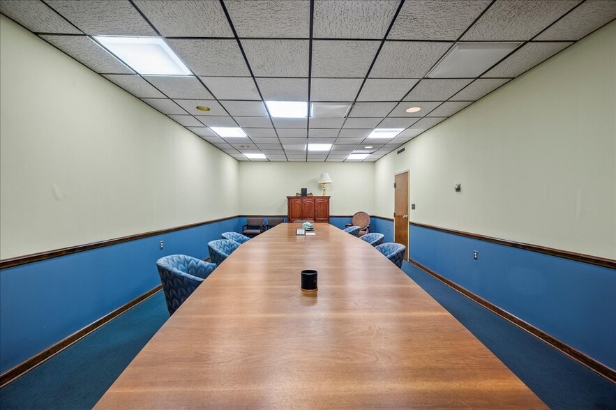More Photos Of 111 W Commerce St, Lewisburg Bank For Sale