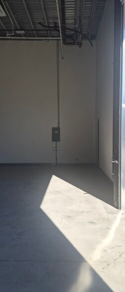 More Photos Of 6440 S Jones Blvd, Las Vegas Self Storage For Sale