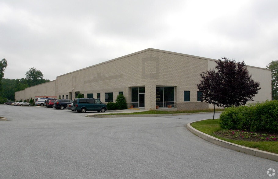 More Photos Of 901 S Bolmar St, West Chester Light Manufacturing For Lease