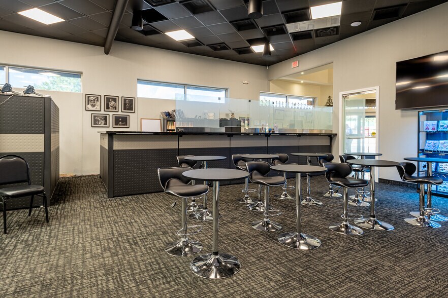 More Photos Of 302 S Lewis Ave, Tulsa Medical For Lease