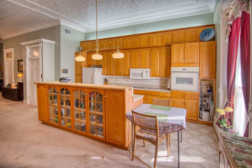 More Photos Of 226 Fort McKavitt St, Mason Hospitality For Sale