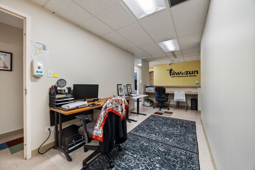 More Photos Of 7000 W 111th St, Worth Medical For Sale