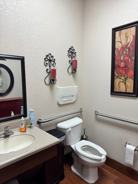 More Photos Of 2400 Hooks St, Clermont Medical For Lease