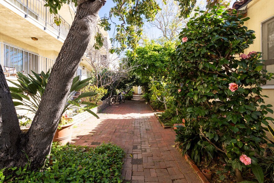 More Photos Of 1427 Euclid St, Santa Monica Apartments For Sale