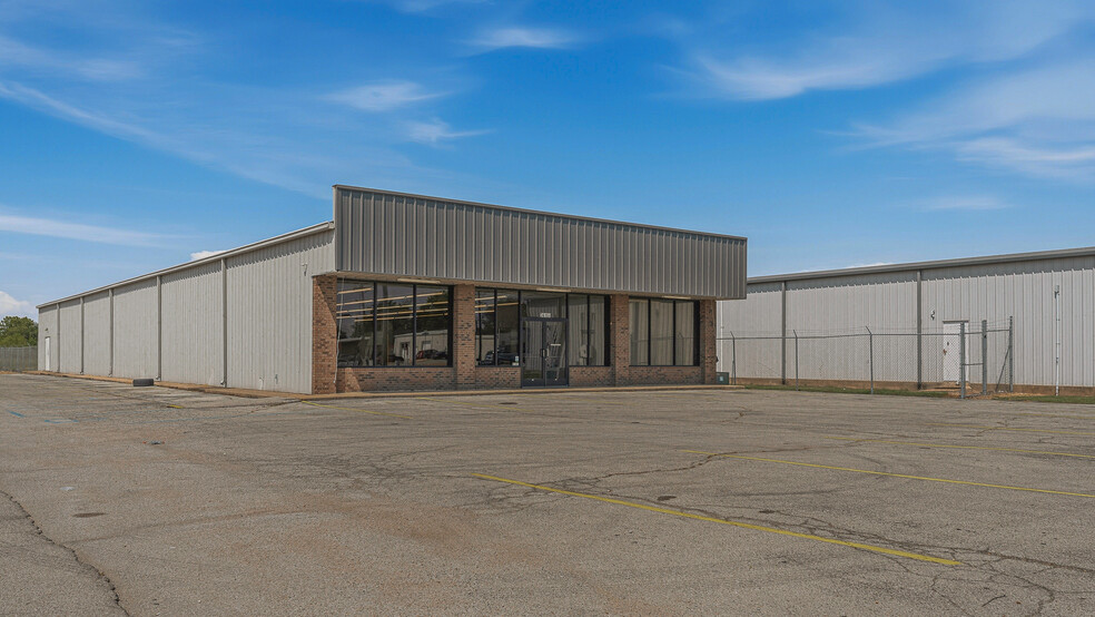 More Photos Of 3615 Stadium Blvd, Jonesboro Freestanding For Lease