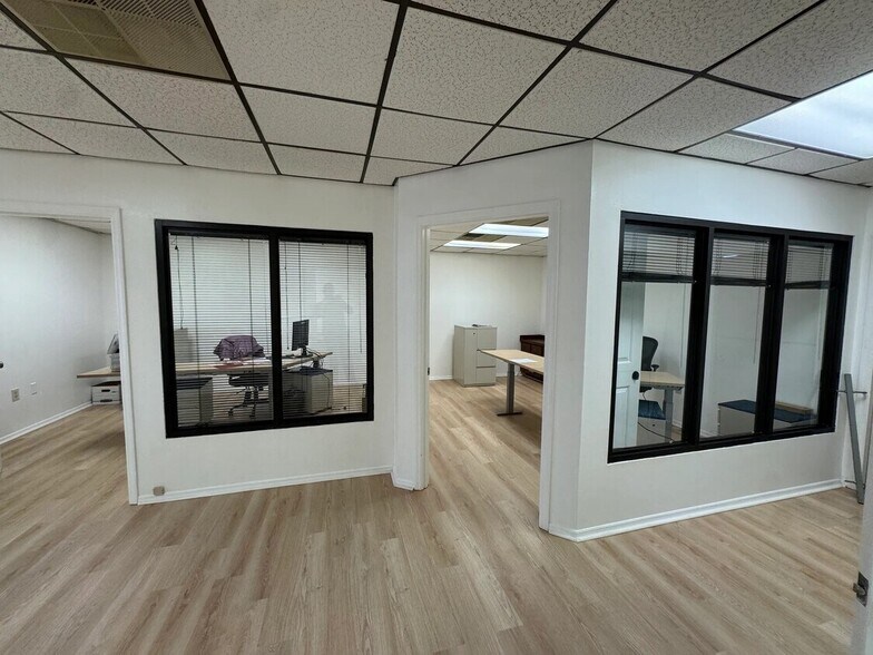 More Photos Of 1511 Seminola Blvd, Casselberry Warehouse For Lease