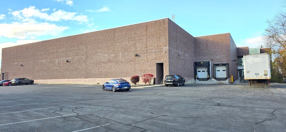 More Photos Of 4 Commerce Dr S, Harriman Manufacturing For Lease