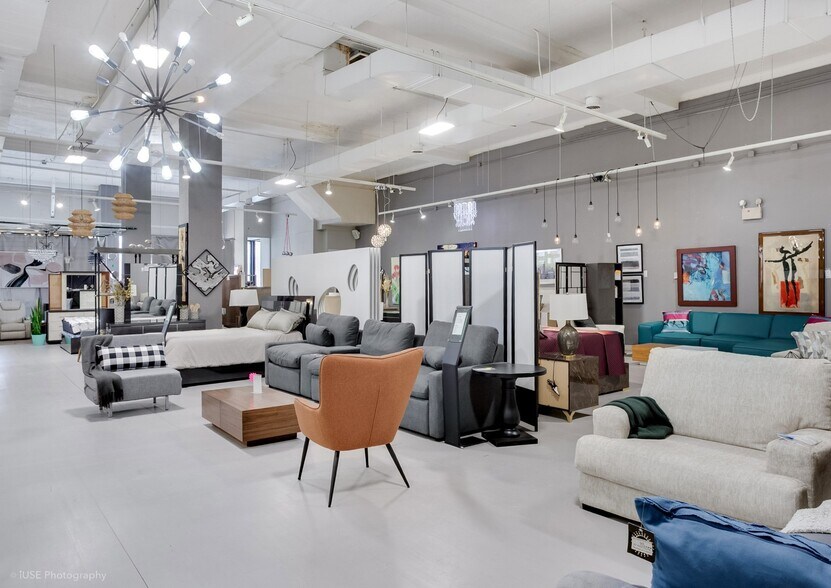 More Photos Of 4841 N Western Ave, Chicago Storefront Retail Office For Sale