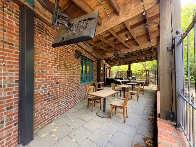More Photos Of 2719 Rosewood Dr, Columbia Restaurant For Lease