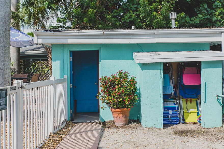 More Photos Of 808 N Bay Blvd, Anna Maria Hotel For Sale