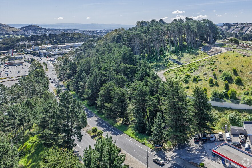 More Photos Of 239 Serramonte Blvd, Daly City Land For Sale
