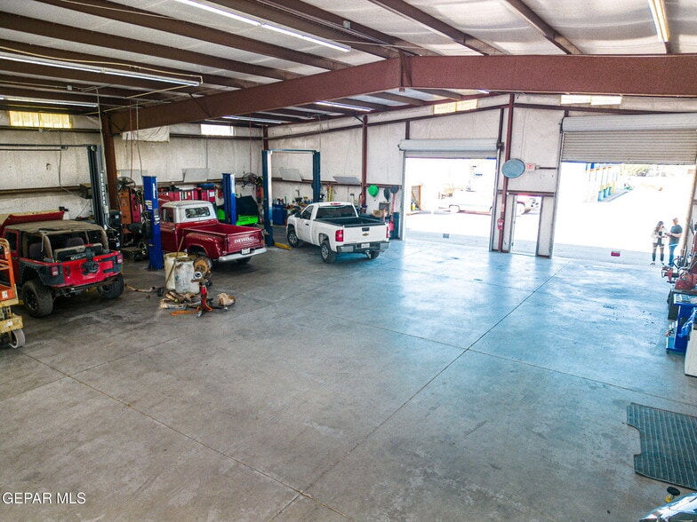More Photos Of 5368 Doniphan Dr, El Paso Service For Sale