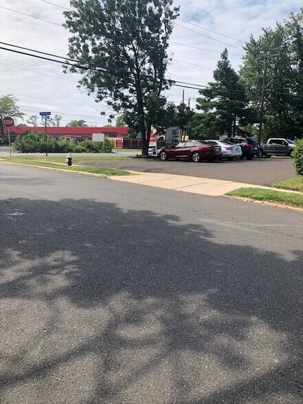 More Photos Of 1 Plumbridge Dr, Levittown Office Residential For Sale