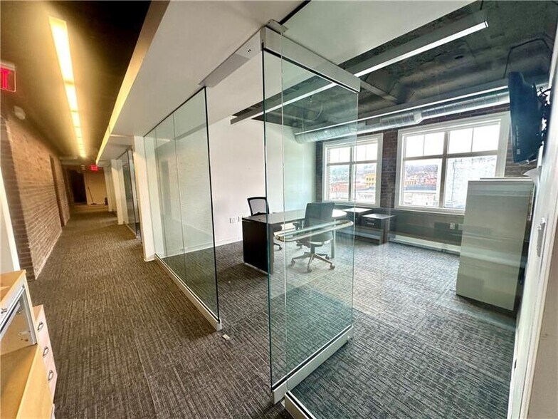 Primary Photo Of 210 E Washington St, New Castle Office For Lease