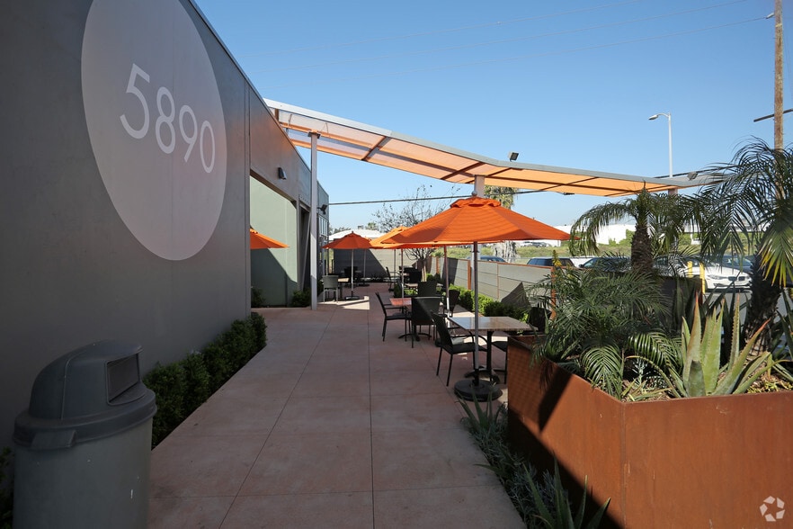 More Photos Of 5870 W Jefferson Blvd, Los Angeles Unknown For Lease