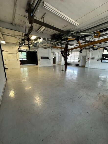 More Photos Of 117-121 Gertrude Ave, Paramus Flex For Lease