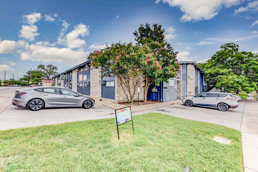 More Photos Of 3501-3503 Speedway, Austin Apartments For Sale