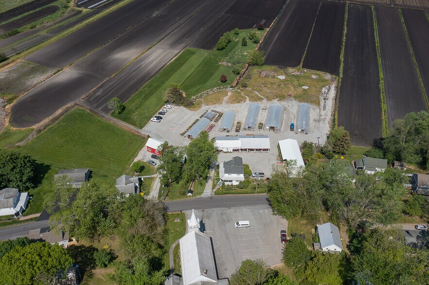 More Photos Of 73 Little York Rd, Warwick Garden Center For Sale