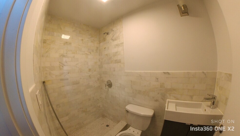 More Photos Of 513-517 Evergreen Ave, Brooklyn Storefront For Lease