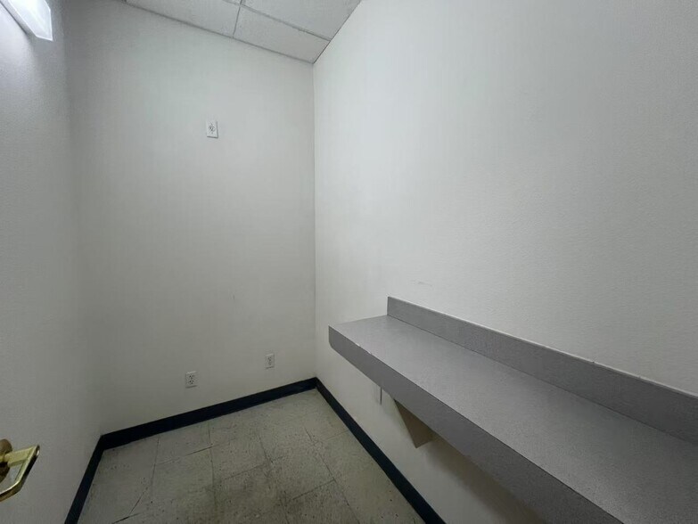 More Photos Of 3365 E Flamingo Rd, Las Vegas Medical For Lease