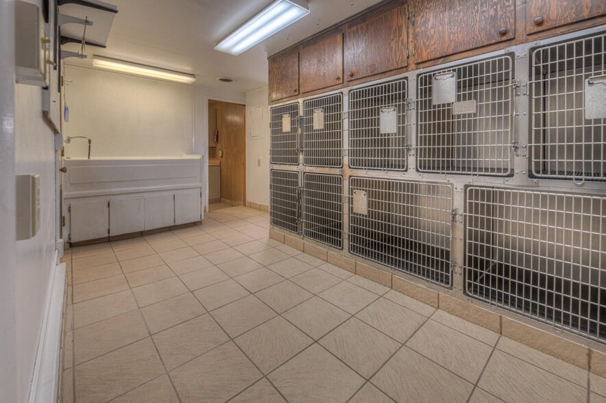 More Photos Of 22540 Us Highway 160, Walsenburg Veterinarian Kennel For Sale