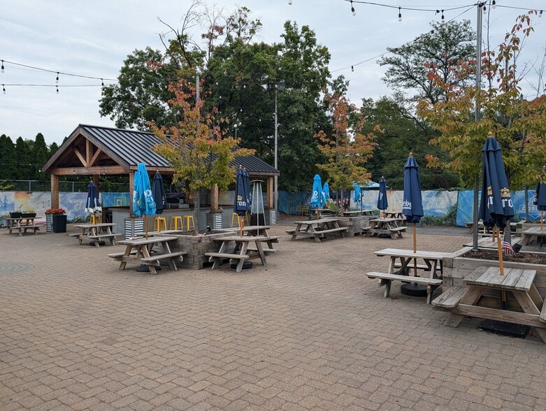 More Photos Of 4 John St, Morristown Office For Sale