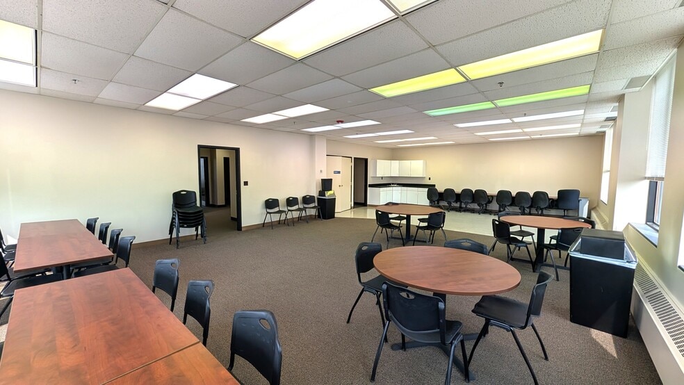 More Photos Of 1030 E Jefferson Blvd, South Bend Office For Lease