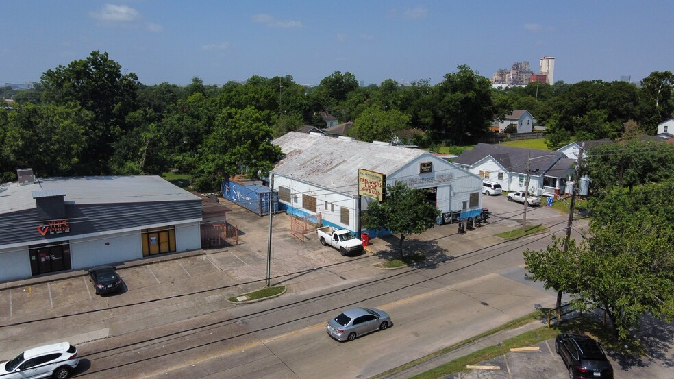 Primary Photo Of 4610 Canal St, Houston Manufacturing For Sale