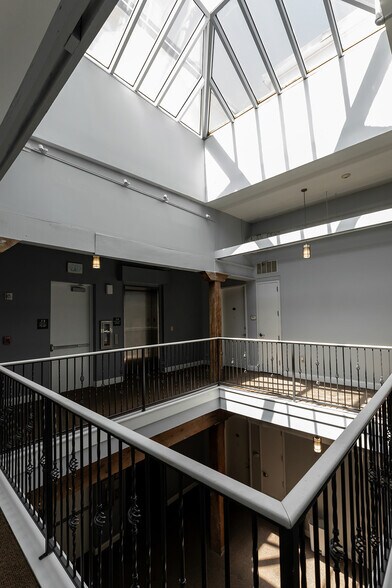 More Photos Of 60 S Main St, Memphis Apartments For Sale