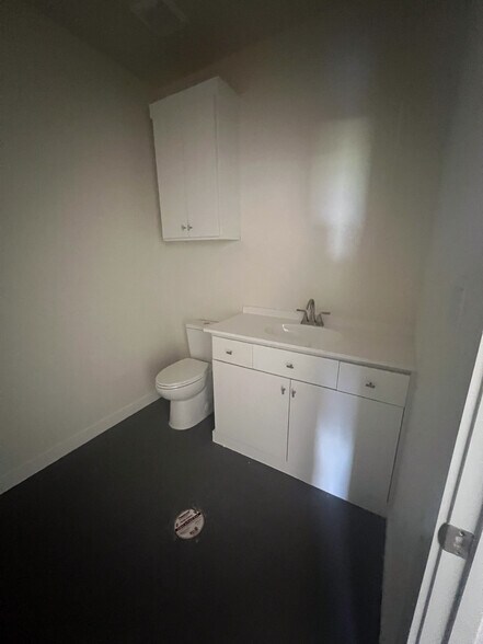 More Photos Of 5467 Alamo Rd, Edinburg Office For Lease
