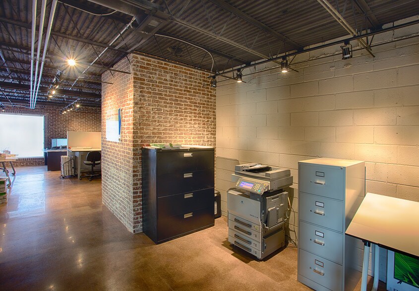 More Photos Of 3141-3149 S Broadway, Englewood Storefront Retail Office For Lease