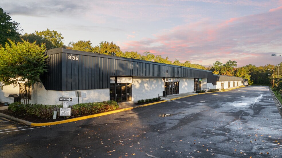 Primary Photo Of 836 Ritchie Hwy, Severna Park Flex For Lease