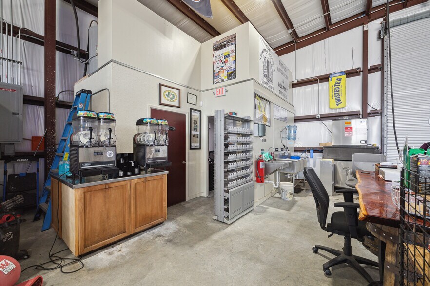 More Photos Of 13111 Highway 6, Santa Fe Freestanding For Sale