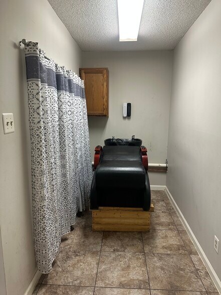 More Photos Of 5507 Winchester Rd, Memphis Office For Lease