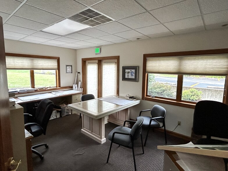 More Photos Of 10729 Coldwater Rd, Fort Wayne Office For Sale