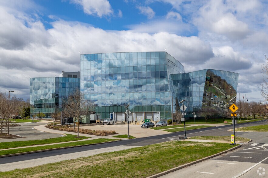 More Photos Of 5 Crescent Dr, Philadelphia Office For Lease