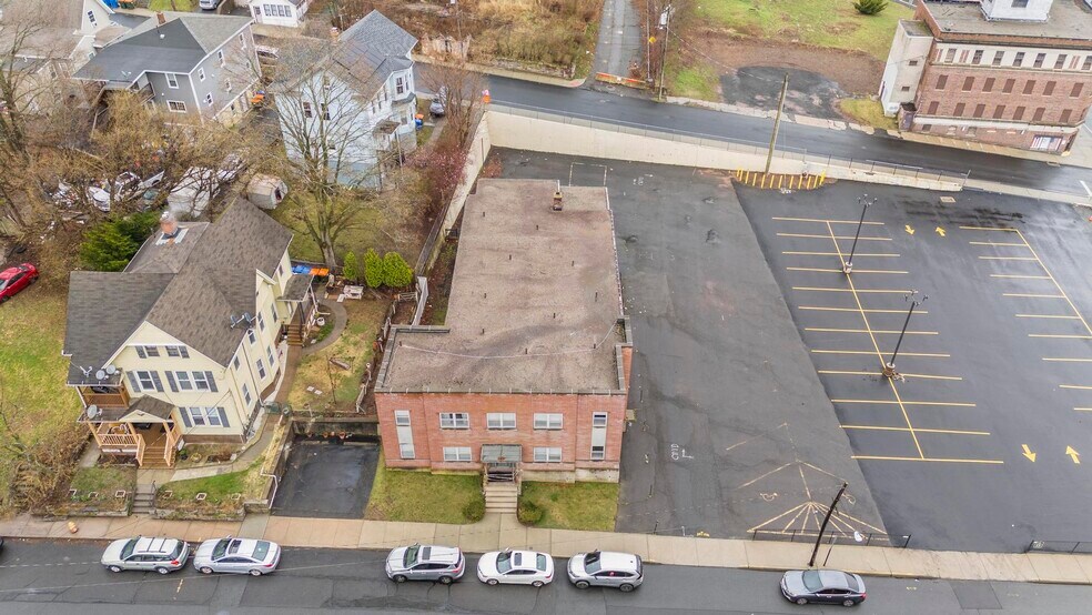 More Photos Of 19 Goodwill Ave, Meriden Specialty For Sale