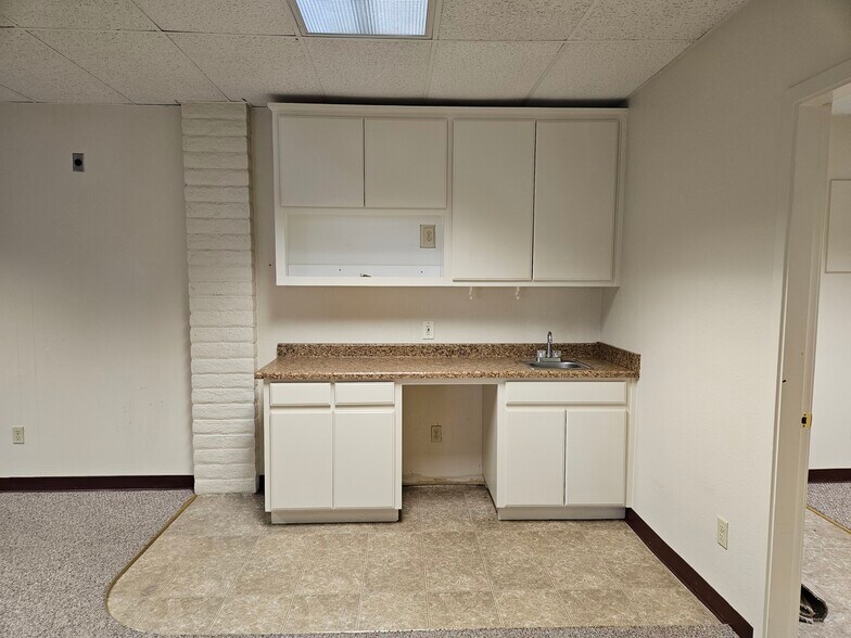 More Photos Of 909 15th St, Modesto Office For Lease