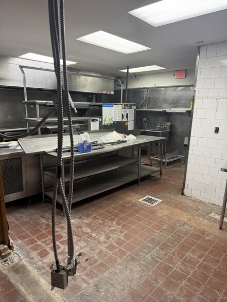 More Photos Of 1109 N Brand Blvd, Glendale Restaurant For Lease